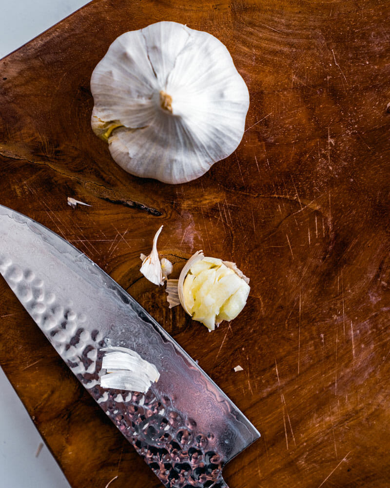 How to crush garlic