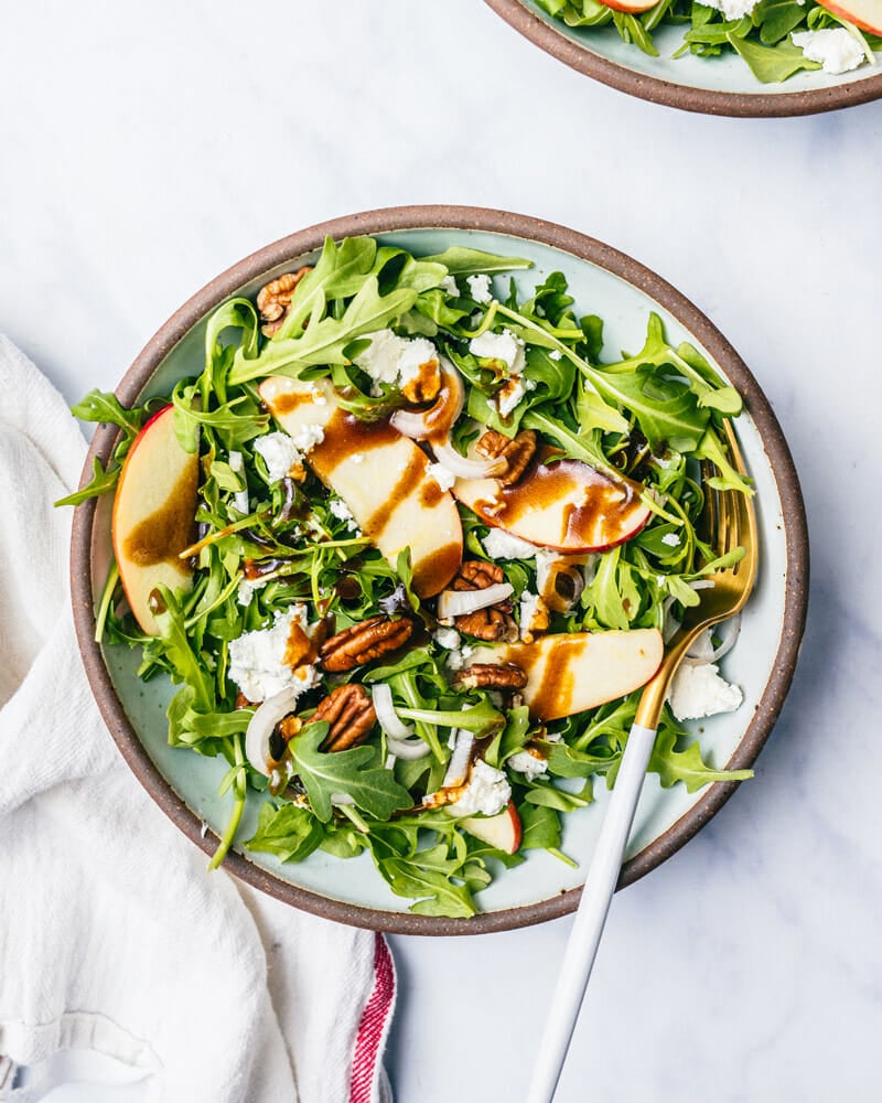 Arugula goat cheese salad