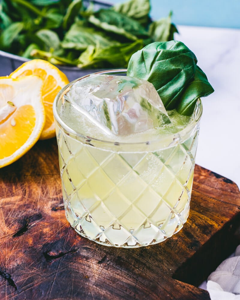 Gin basil smash