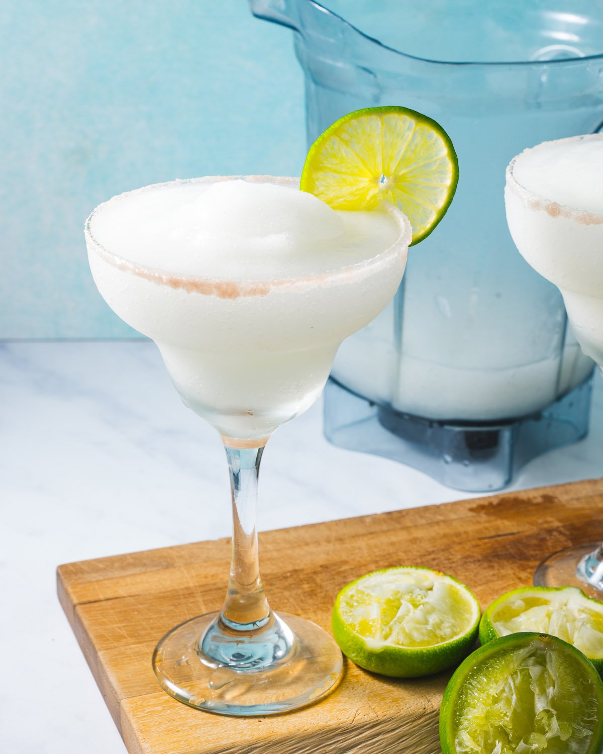 Frozen margarita with limes and blender