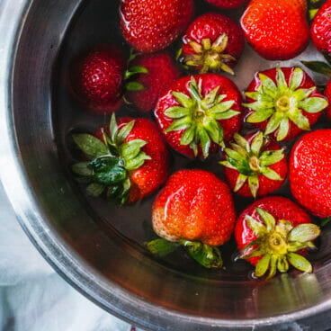 How to clean strawberries