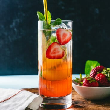 Strawberry vodka cocktail