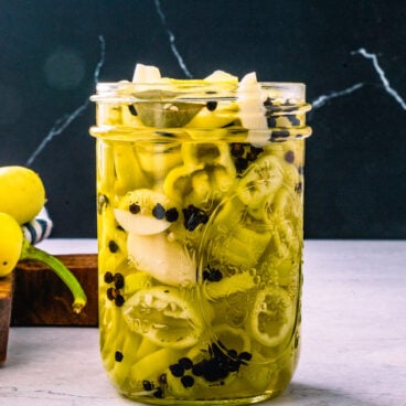 Pickled banana peppers