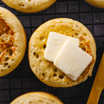 Crumpets vs English muffin