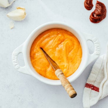 Sriracha aioli