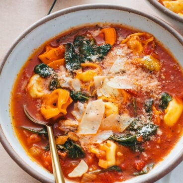 Spinach tortellini soup