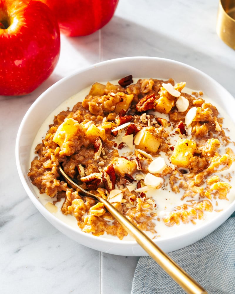 Apple cinnamon oatmeal