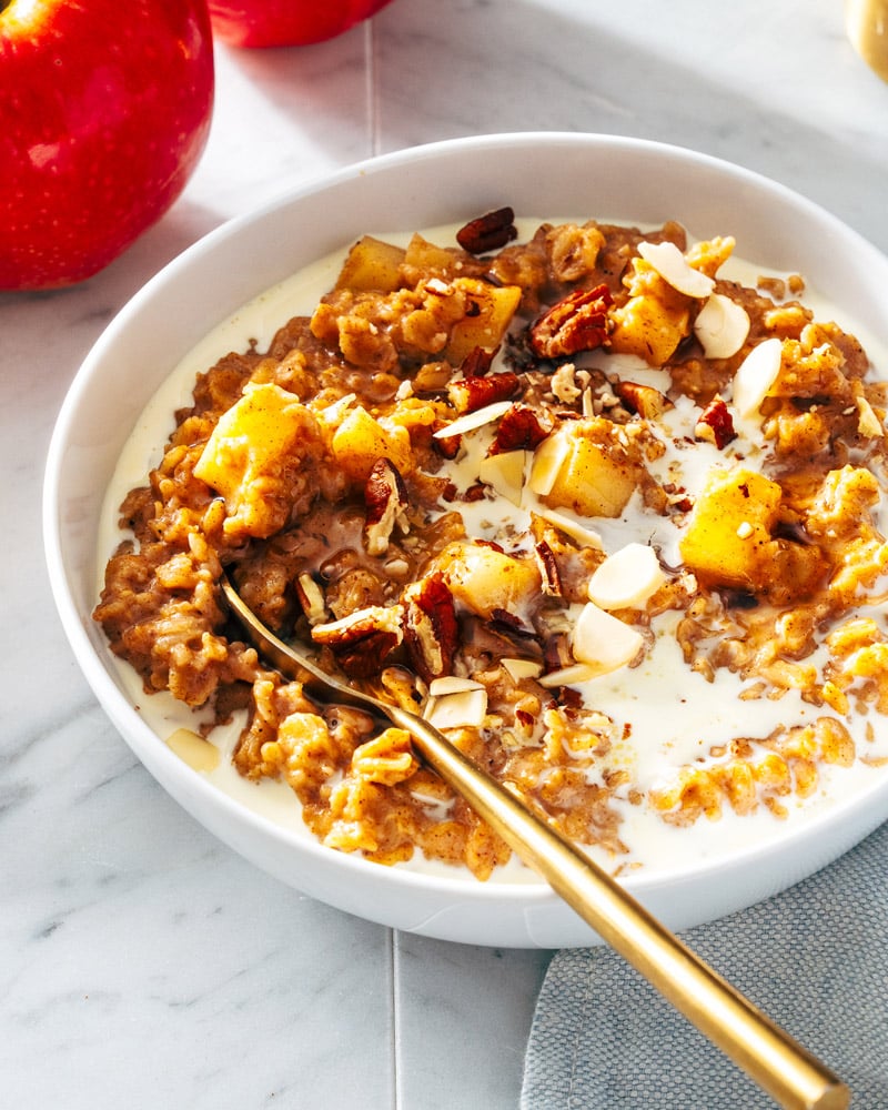 Apple cinnamon oatmeal