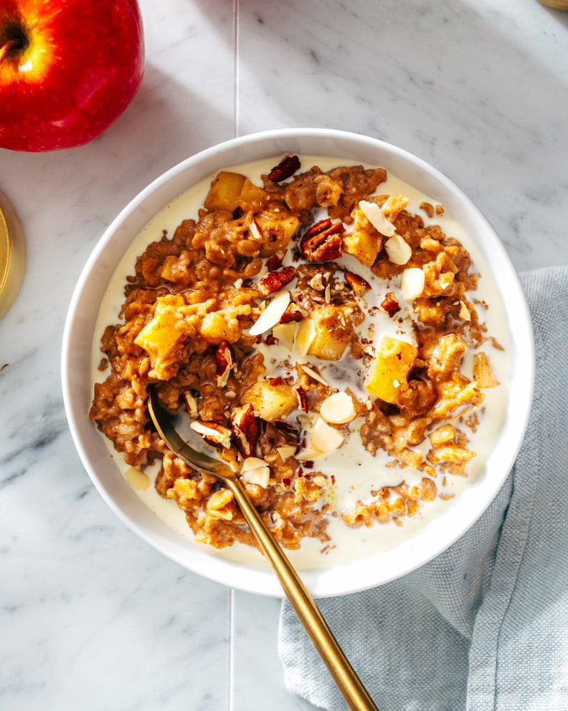 Apple cinnamon oatmeal