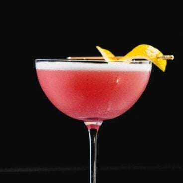 Clover club cocktail
