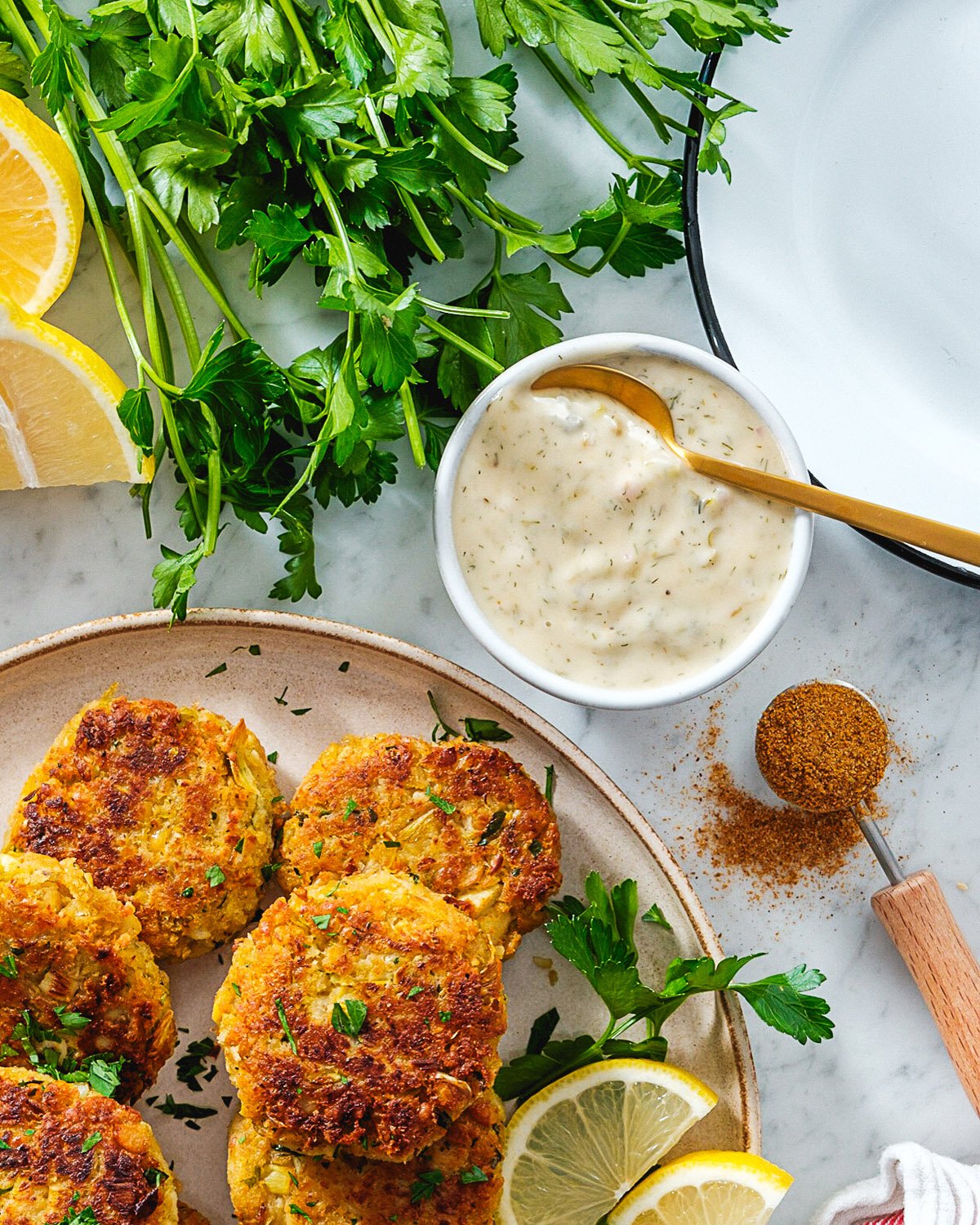 Vegan crab cakes with vegan tartar sauce