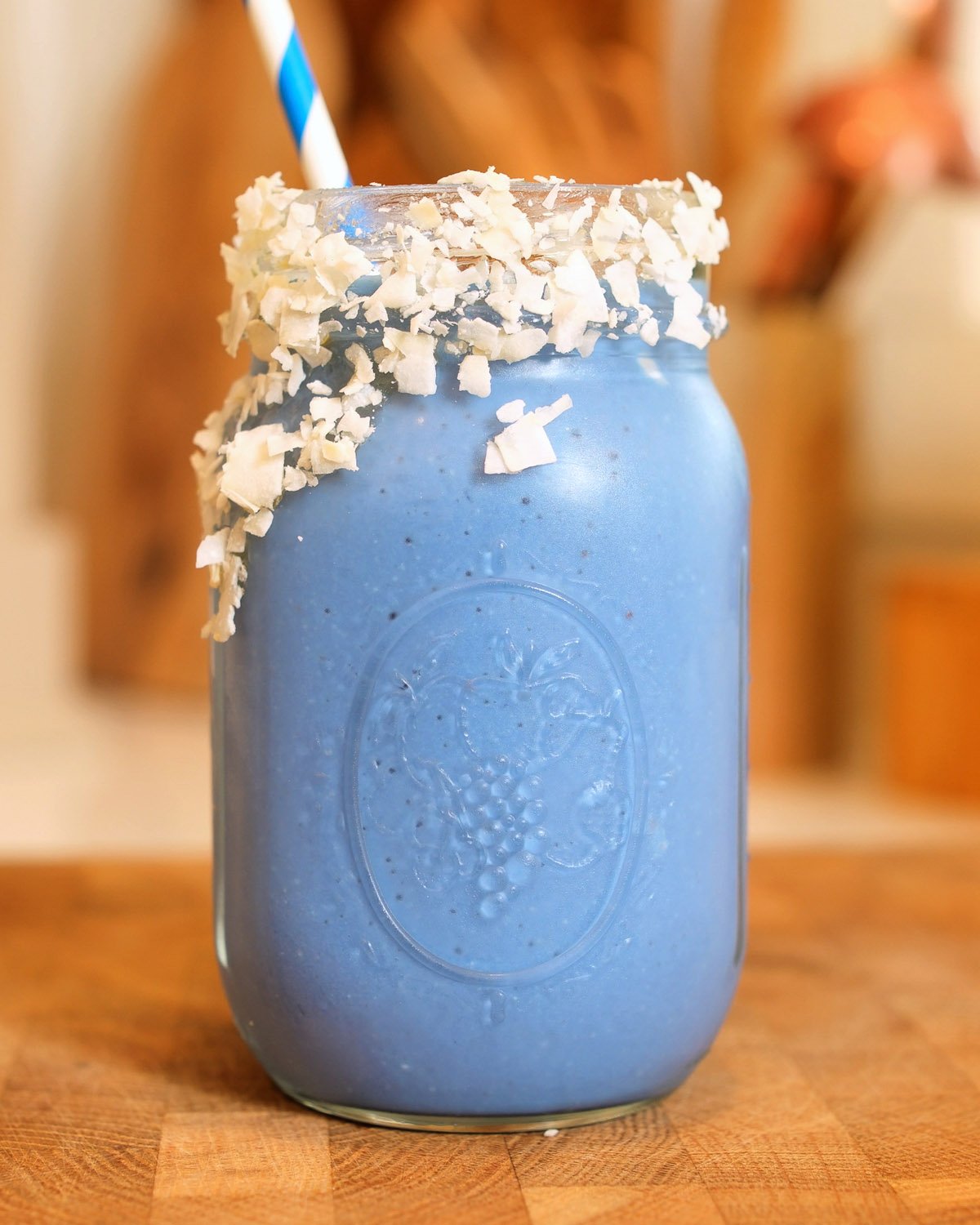 Blue spirulina smoothie